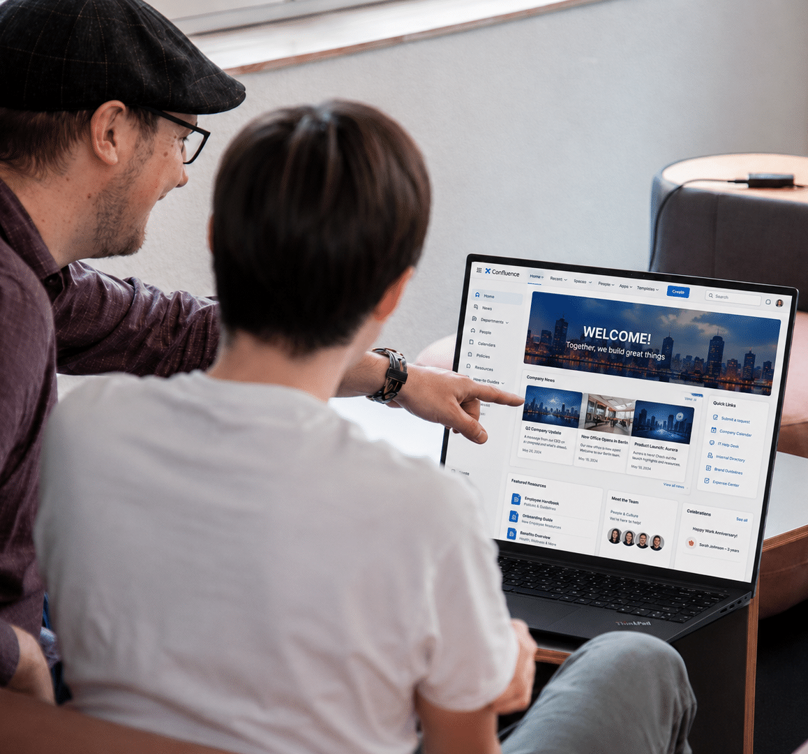 Infografik zu einem Confluence Intranet mit Unternehmenshub, Informationshub, Social Intranet, Knowledge Hub, Learning Hub, News, Navigation, Schnellzugriffen, Suche, Berechtigungen und Integrationen